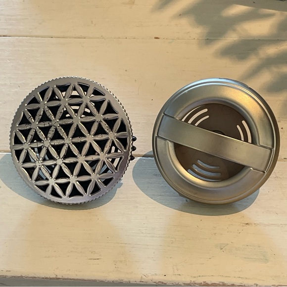 Bath & Body Works Silver & Gold  Scentportable Car Vent Clips - Picture 5 of 7